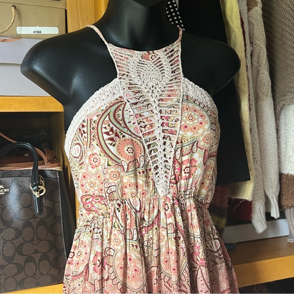 ⭐️ BOGO FREE⭐️ GIMMICKS by Buckle Vintage Boho Paisley Halter To - Picture 2 of 10